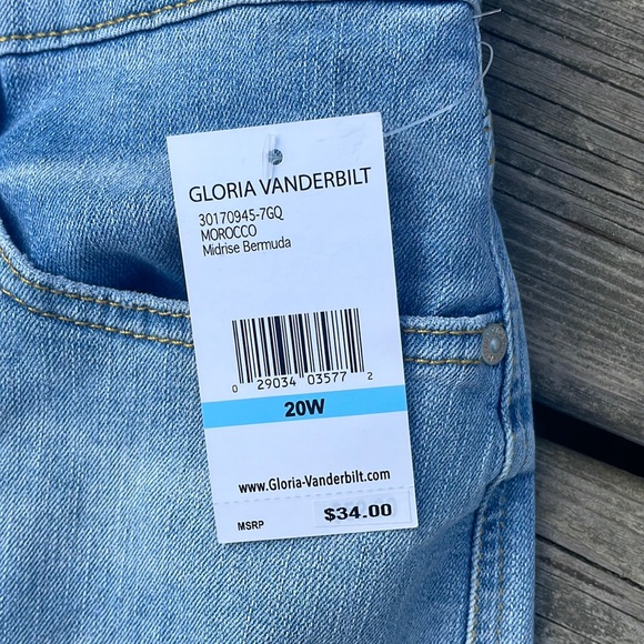NWT Gloria Vanderbilt Morocco Mid Rise Bermuda Denim Shorts - Picture 2 of 8